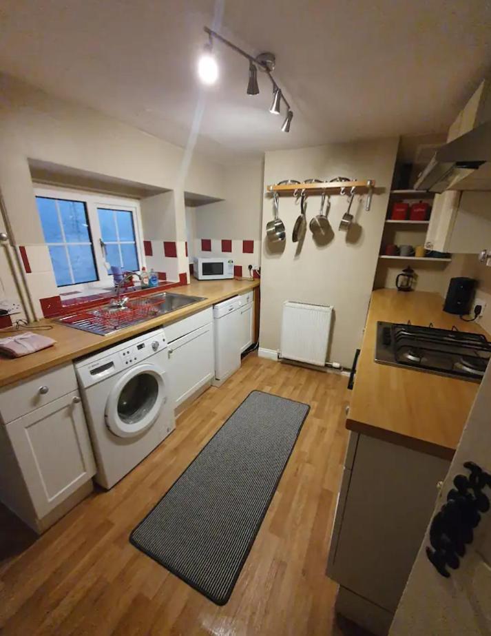 Beautiful Townhouse Next To Royal Victoria Park And Botanical Gardens Within Easy Walking Distance To Bath City Centre Экстерьер фото
