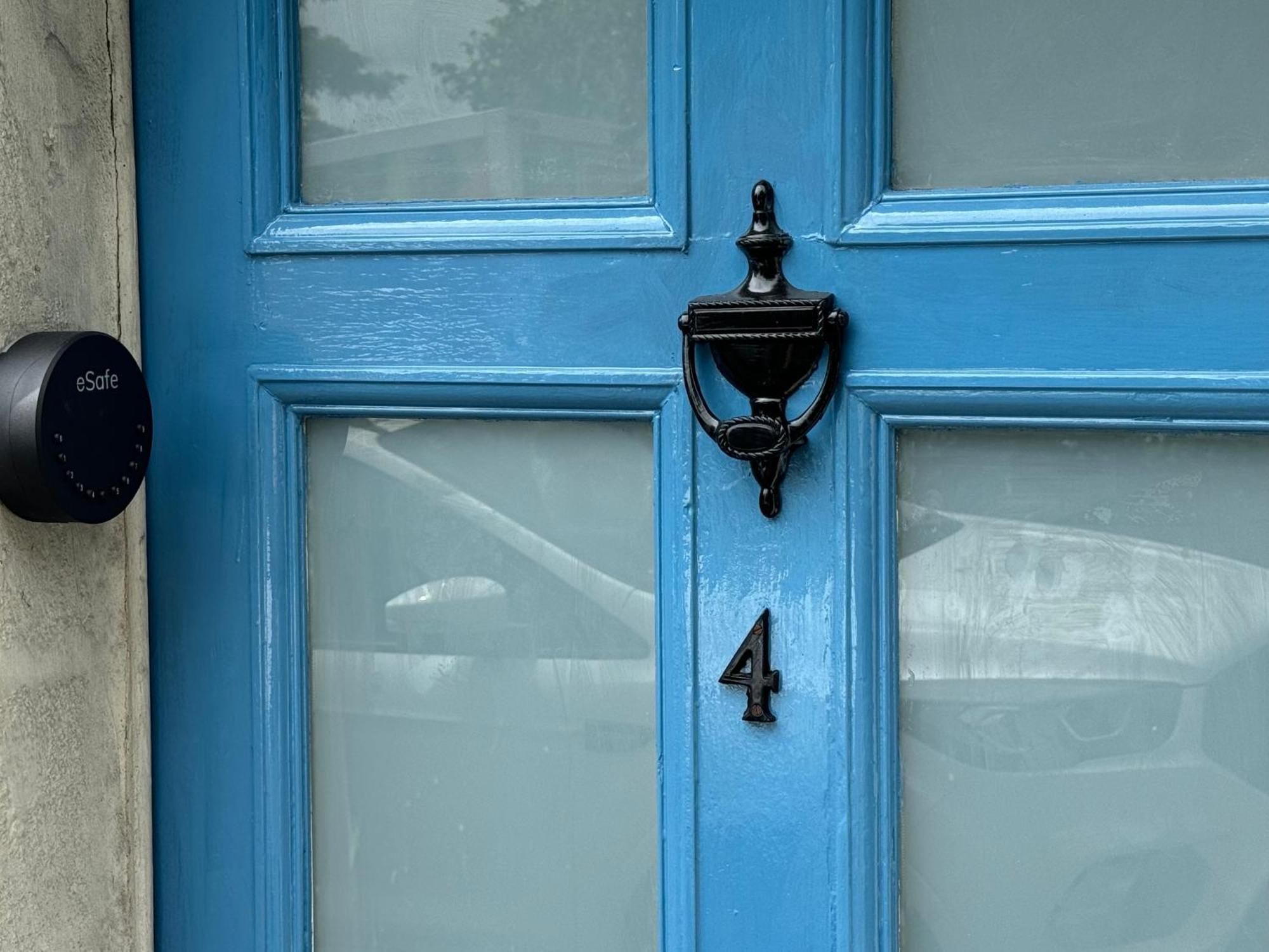Beautiful Townhouse Next To Royal Victoria Park And Botanical Gardens Within Easy Walking Distance To Bath City Centre Экстерьер фото