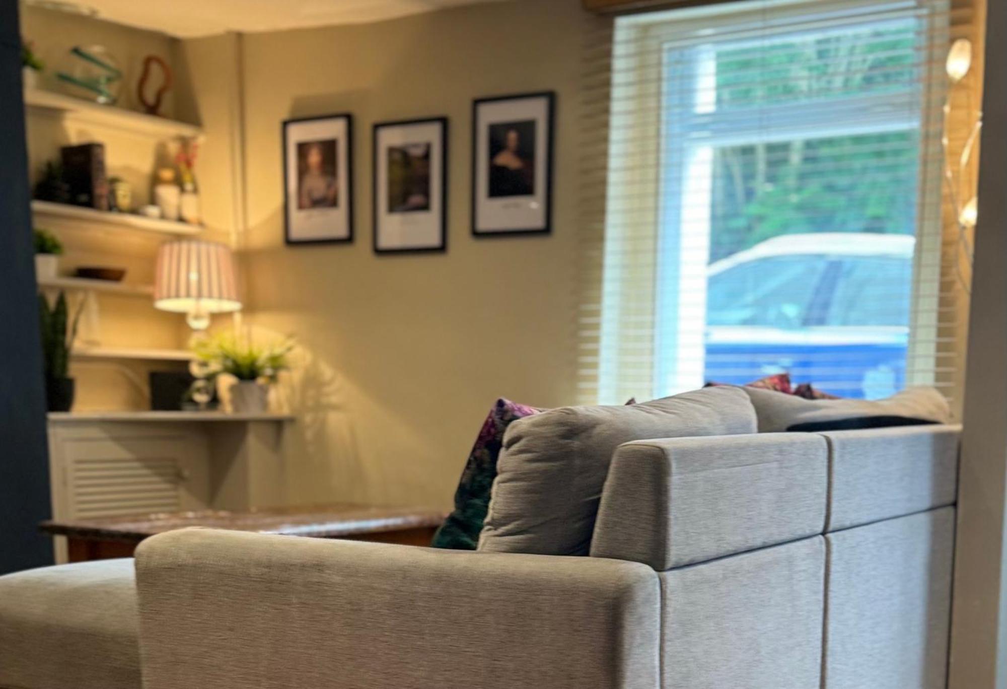 Beautiful Townhouse Next To Royal Victoria Park And Botanical Gardens Within Easy Walking Distance To Bath City Centre Экстерьер фото